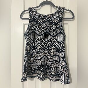 Black and White Geometric Patterned Women's Top